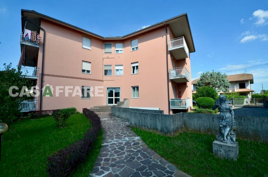 Facciata - Quadrilocale via Giosuè Carducci, Verdellino - foto 1