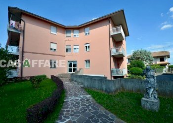 Facciata - Quadrilocale via Giosuè Carducci, Verdellino - foto 1