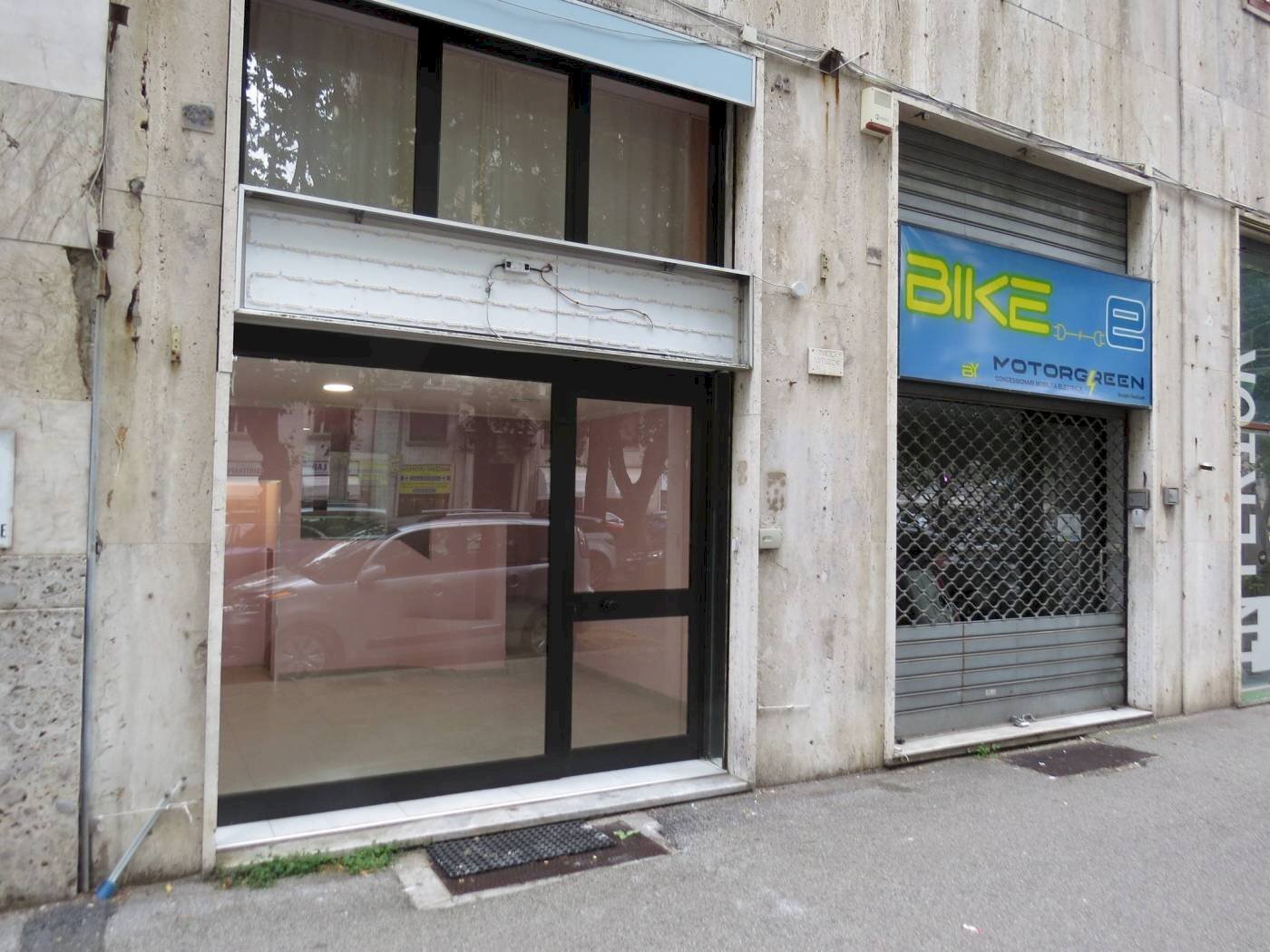 Negozio Via Antonio Cecchi, 42, Genova - foto 2