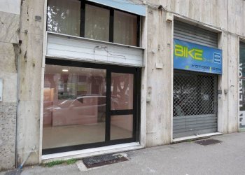 Negozio Via Antonio Cecchi, 42, Genova - foto 2