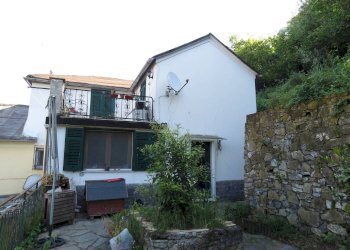 Casa indipendente Via di Carpenera, 13, Genova (zona Quezzi) - foto 1