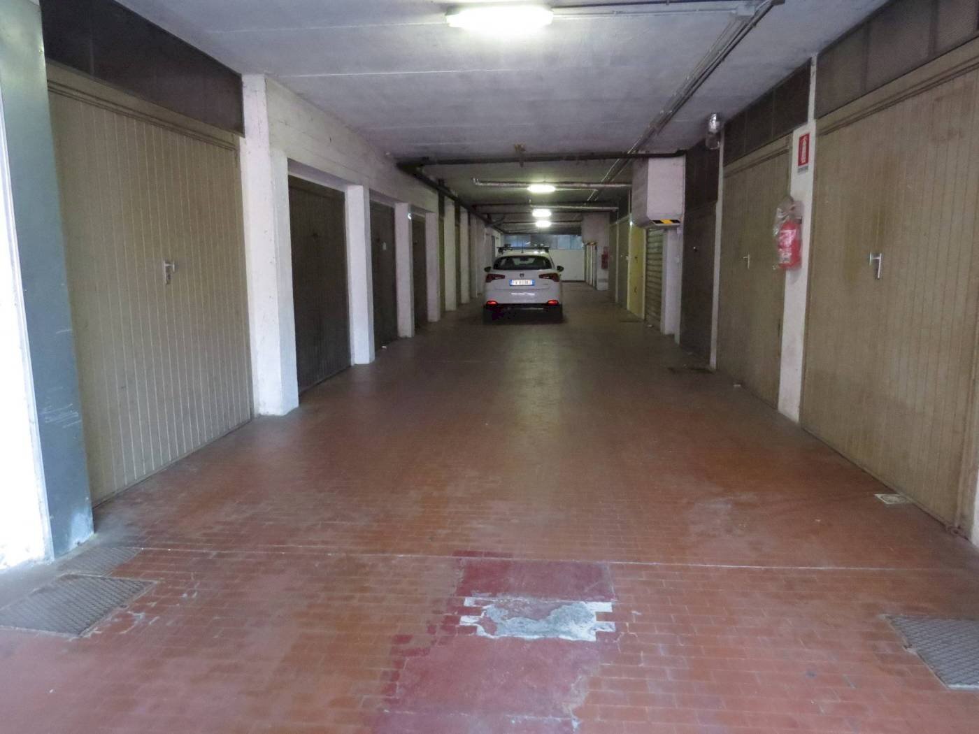 Box Via di Pino, 32r, Genova (zona Molassana) - foto 3