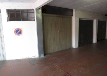 Box Via di Pino, 32r, Genova (zona Molassana) - foto 1