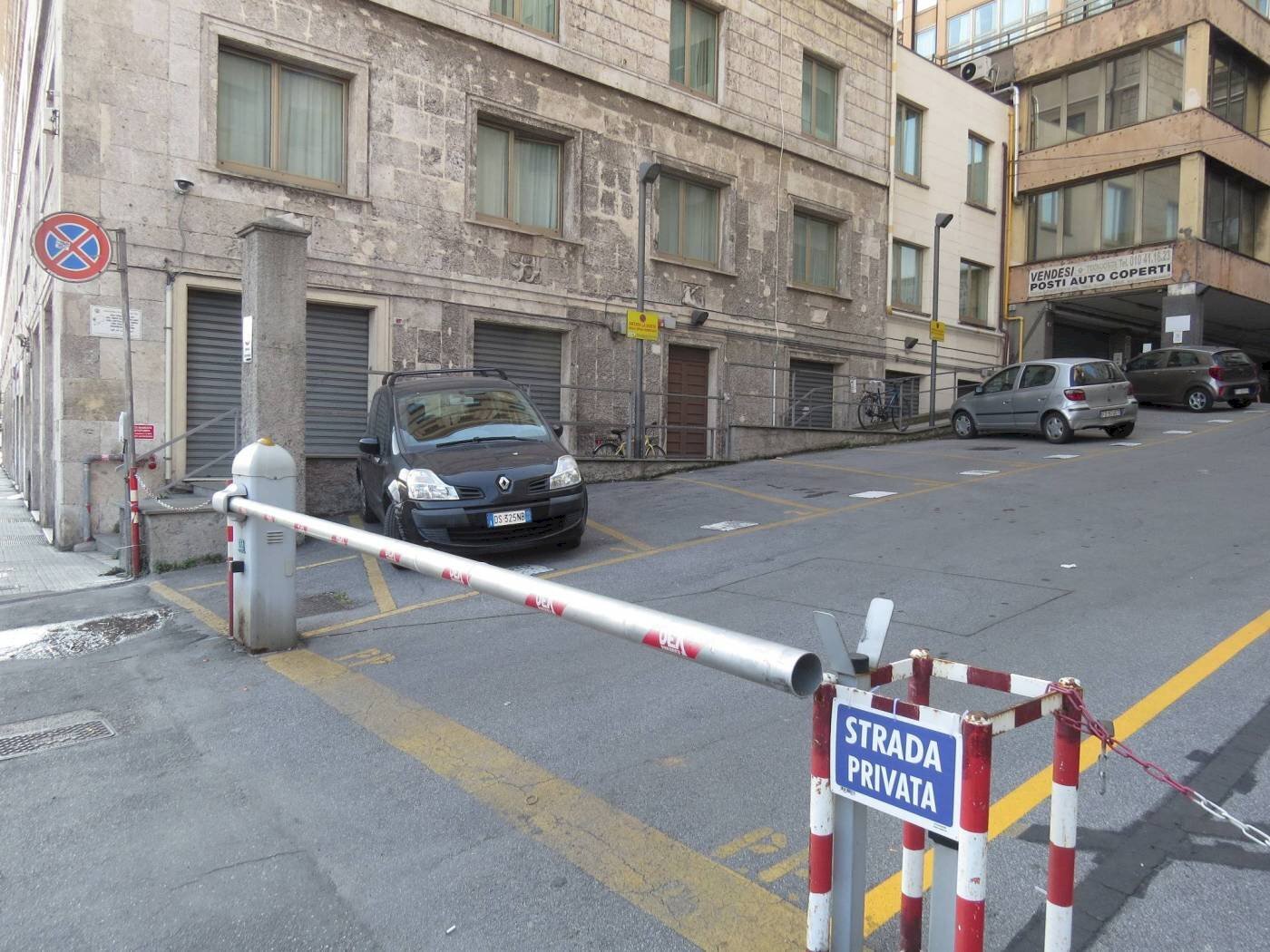 Parking space Via Milano, Genova (neighborhood Dinegro) - photo 3