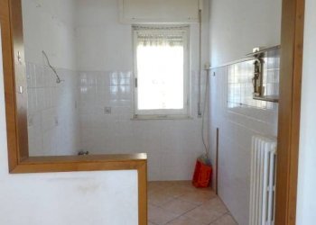 Three-room apartment Terni - photo 8