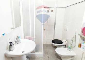 Bagno - Bilocale Via Garibaldi
 
8, Ferrera di Varese - foto 7