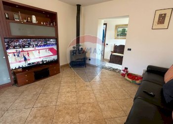 Soggiorno - Quadrilocale Via Pianazzo
 
19, Luino - foto 5