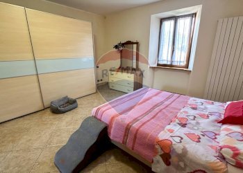 Camera / camera da letto - Quadrilocale Via Pianazzo
 
19, Luino - foto 13