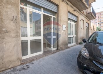Edificio all\'aperto - Commercial Premises via Sardegna
5-7-11-13-15, Caltagirone - photo 4