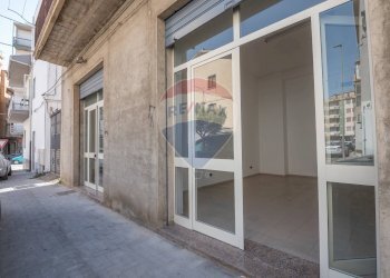 Edificio all\'aperto - Commercial Premises via Sardegna
5-7-11-13-15, Caltagirone - photo 5