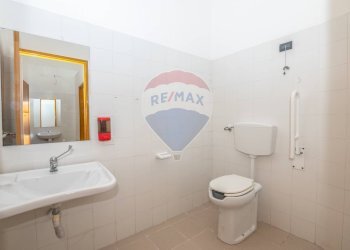 Bagno - Commercial Premises via Sardegna
5-7-11-13-15, Caltagirone - photo 16