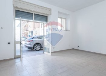 Stanza vuota - Commercial Premises via Sardegna
5-7-11-13-15, Caltagirone - photo 20