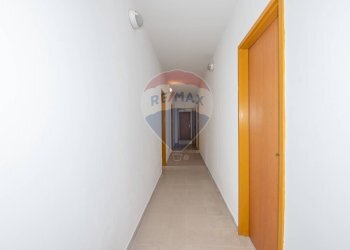 Hall / corridoio - Commercial Premises via Sardegna
5-7-11-13-15, Caltagirone - photo 21