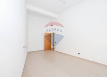 Stanza vuota - Commercial Premises via Sardegna
5-7-11-13-15, Caltagirone - photo 23