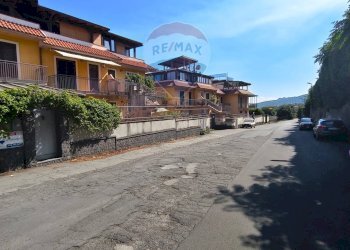 Edificio all\'aperto - Quadrilocale via del mare
 
14, Acireale - foto 3