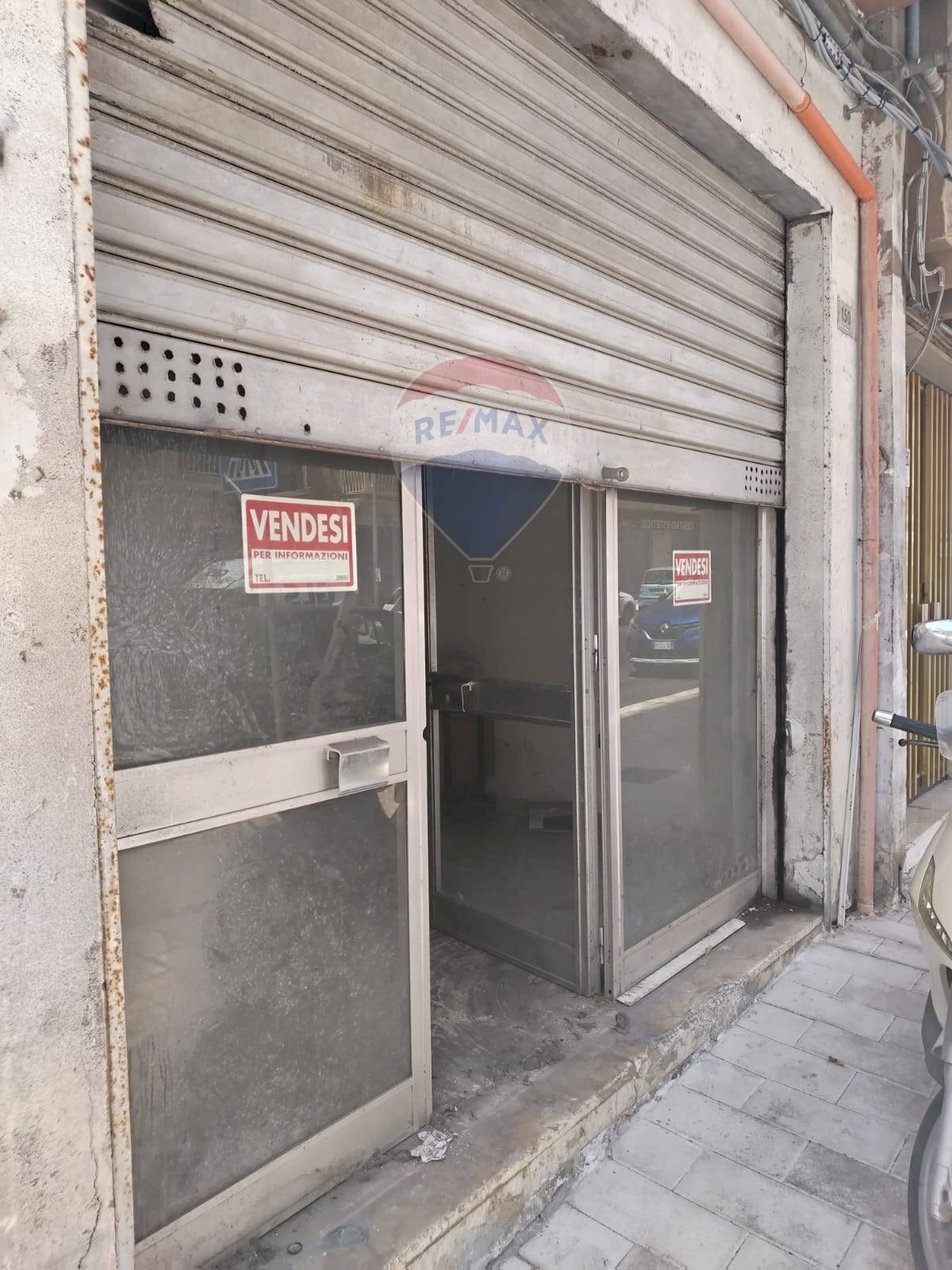 Edificio all\'aperto - Locale Commerciale Via Generale Cascino
 
150, Gela - foto 1