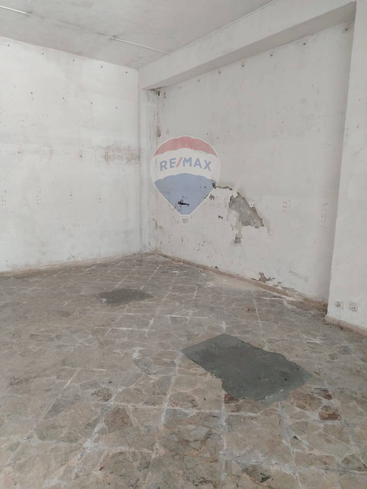 Stanza vuota - Locale Commerciale Via Generale Cascino
 
150, Gela - foto 2