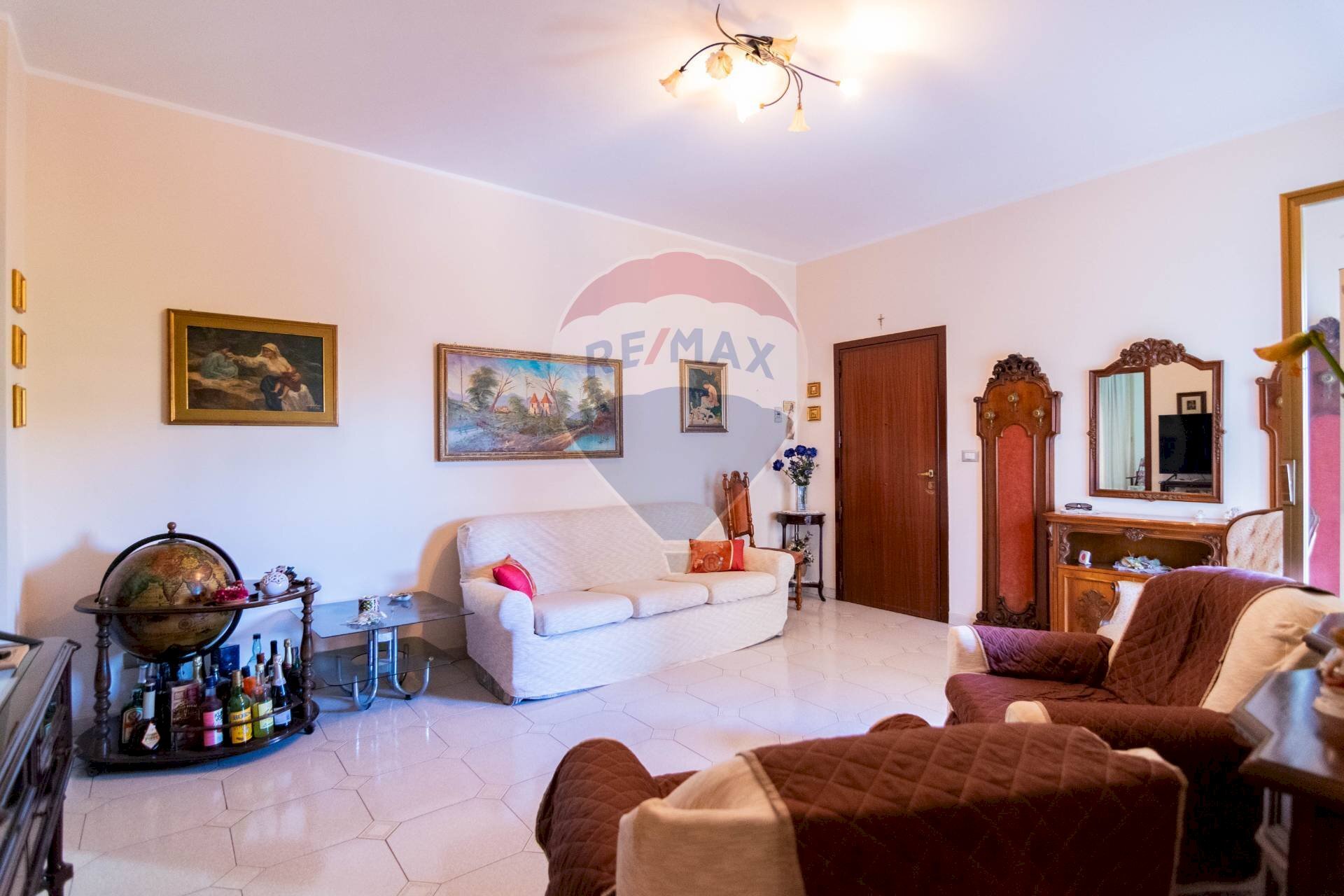 Soggiorno - Four-room apartment Via Virgilio
 
3, Aci Catena - photo 3