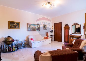 Soggiorno - Quadrilocale Via Virgilio
 
3, Aci Catena - foto 3