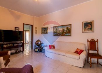 Soggiorno - Quadrilocale Via Virgilio
 
3, Aci Catena - foto 4