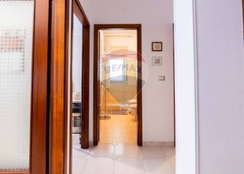 Hall / corridoio - Quadrilocale Via Virgilio
 
3, Aci Catena - foto 19