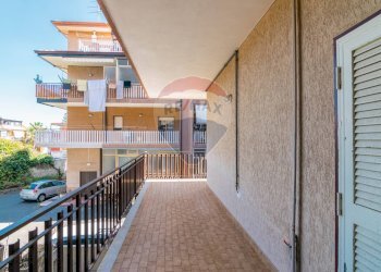 Balcone - Quadrilocale Via Virgilio
 
3, Aci Catena - foto 25