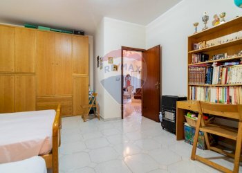 Camera / camera da letto - Quadrilocale Via Virgilio
 
3, Aci Catena - foto 30