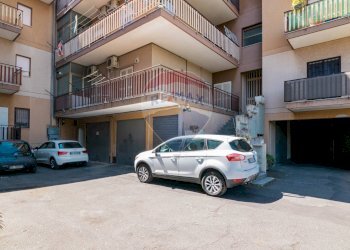 Edificio all\'aperto - Quadrilocale Via Virgilio
 
3, Aci Catena - foto 32