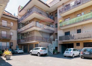 Edificio all\'aperto - Quadrilocale Via Virgilio
 
3, Aci Catena - foto 38