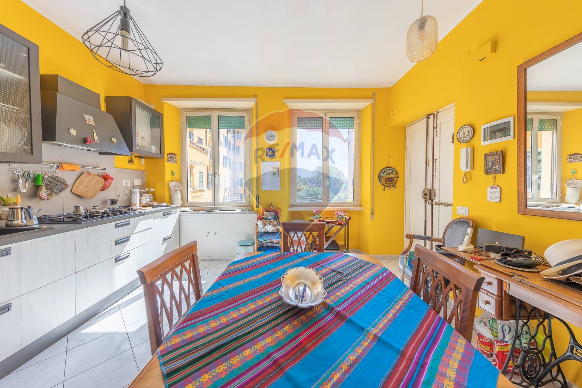 Sala da pranzo - Bilocale Largo Pannonia
 
23, Roma - foto 1