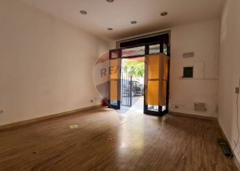 Stanza vuota - Locale Commerciale piazzetta madonna della quiete
 
1, Empoli - foto 3