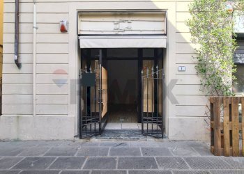 Edificio all\'aperto - Locale Commerciale piazzetta madonna della quiete
 
1, Empoli - foto 1