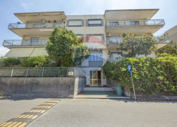 Edificio all\'aperto - Appartamento VIA LUIGI EINAUDI
 
11, Sant'Agata Li Battiati - foto 1