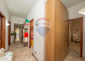 Hall / corridoio - Appartamento VIA LUIGI EINAUDI
 
11, Sant'Agata Li Battiati - foto 23