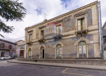 Edificio all\'aperto - Casa indipendente Piazza Carmine 1, Nicolosi - foto 6