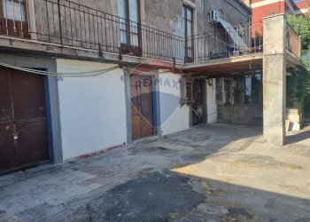 Edificio all\'aperto - Trilocale Via Vincenzo Casagrandi
 
40, Catania - foto 7