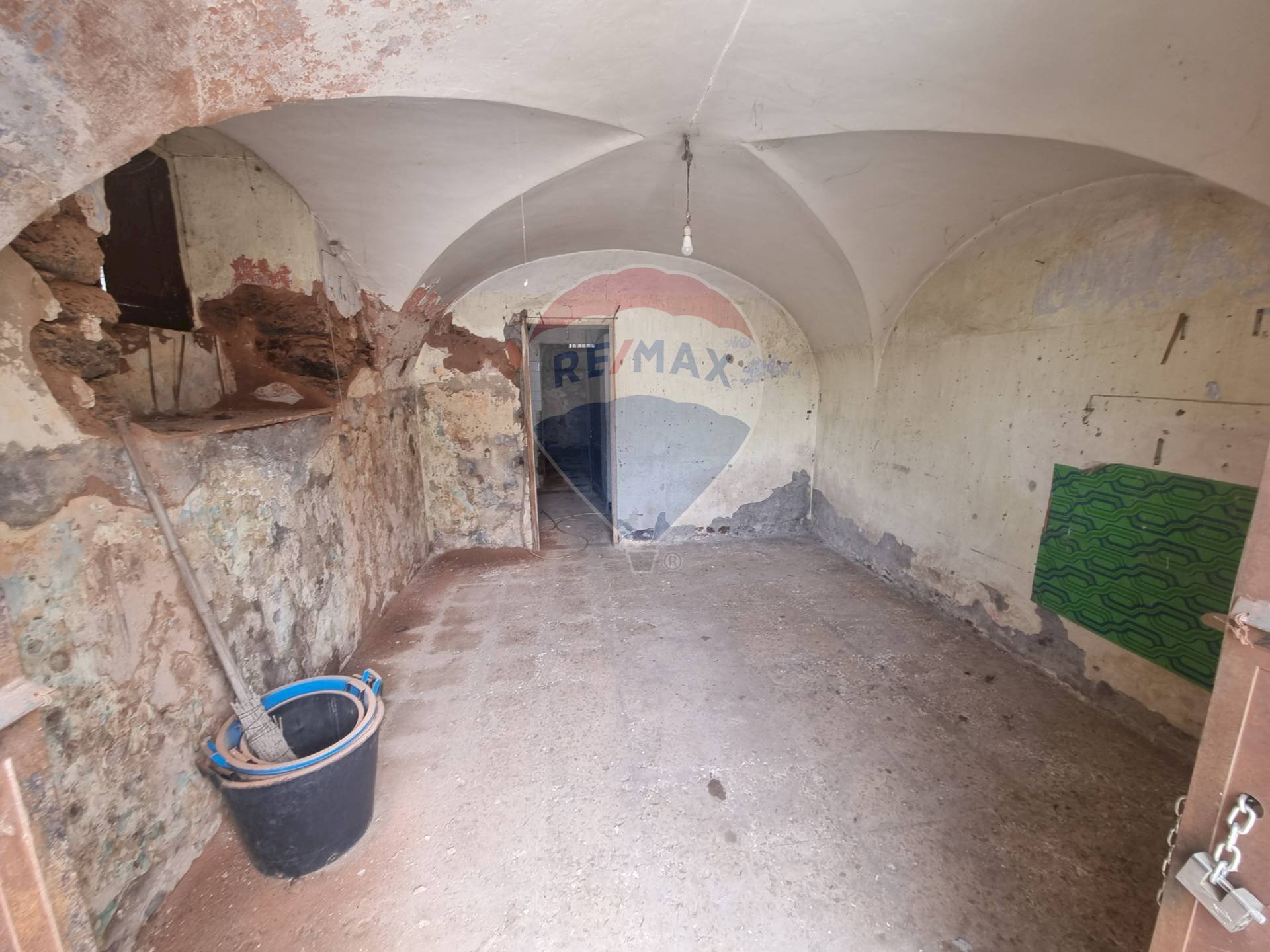 Stanza vuota - Bilocale Via Vincenzo Casagrandi
 
40, Catania - foto 2