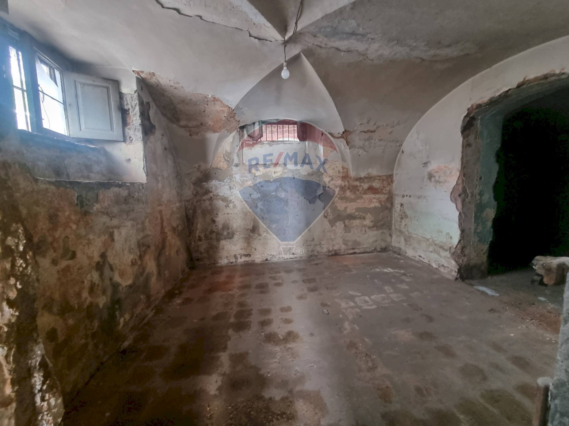 Stanza vuota - Bilocale Via Vincenzo Casagrandi
 
40, Catania - foto 3