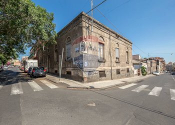 Edificio all\'aperto - Appartamento Via Merlino
 
37, Catania - foto 1