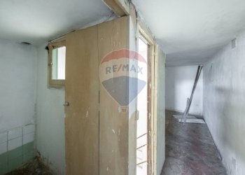 Hall / corridoio - Appartamento Via Merlino
 
37, Catania - foto 25