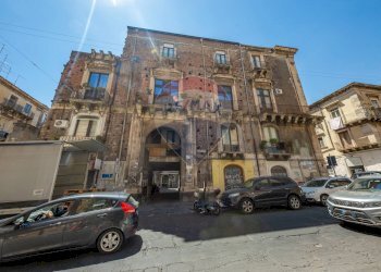 Edificio all\'aperto - Appartamento Via Vittorio Emanuele
 
275, Catania - foto 1