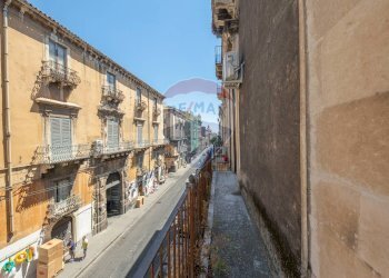 Edificio all\'aperto - Appartamento Via Vittorio Emanuele
 
275, Catania - foto 33