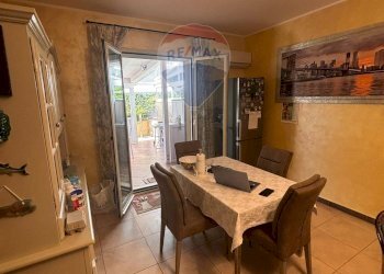 Sala da pranzo - Casa semi indipendente via panoramica
 
snc, Augusta - foto 14