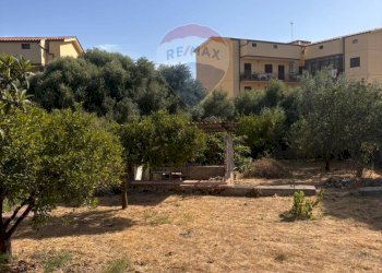 Giardino - Villa VIA SCIASCIA - C.DA PIETREROSSE, Augusta - foto 3