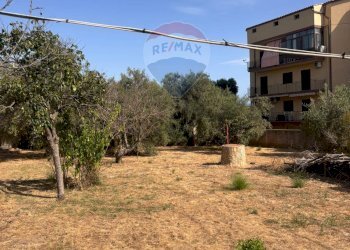 Giardino - Villa VIA SCIASCIA - C.DA PIETREROSSE, Augusta - foto 4