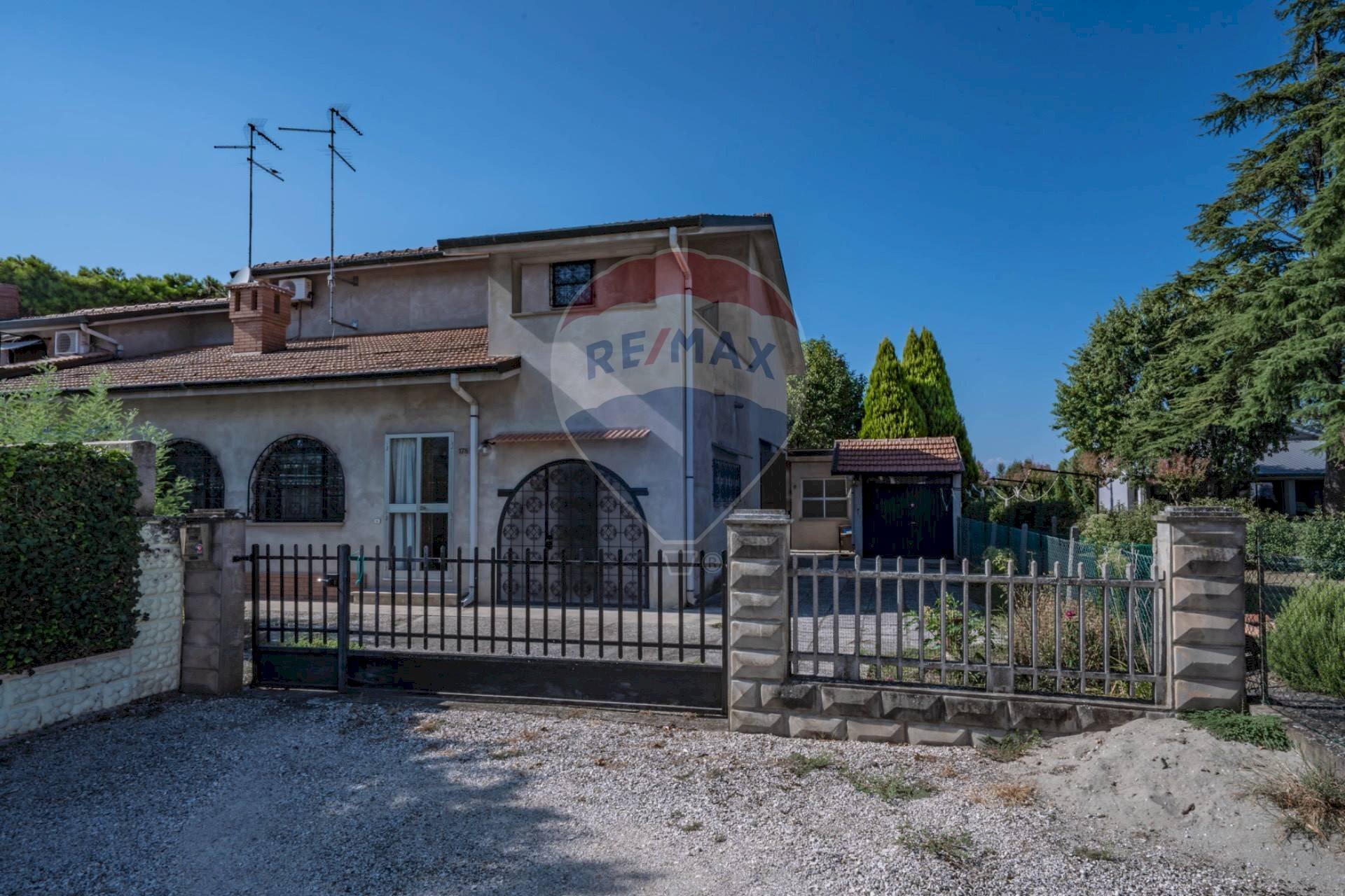 Casa all\'aperto - Semi-detached house Viale Idris Ricci
 
178, Copparo - photo 1