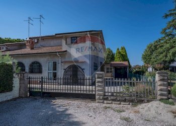Casa all\'aperto - Semi-detached house Viale Idris Ricci
 
178, Copparo - photo 1