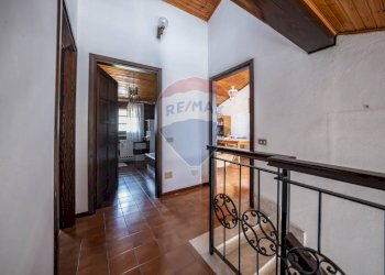 Hall / corridoio - Semi-detached house Viale Idris Ricci
 
178, Copparo - photo 20
