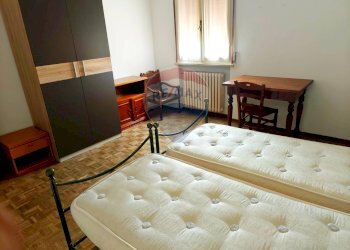 Camera / camera da letto - Quadrilocale Ferrara - foto 9