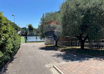 Non correlato - Locale Commerciale Piombino - foto 1